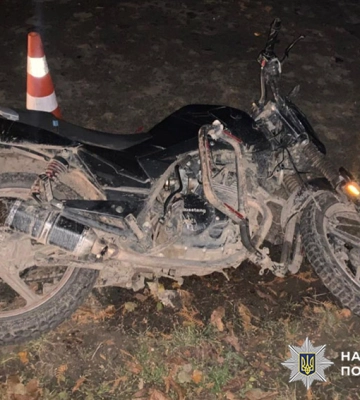 На Хмельниччині внаслідок ДТП постраждав 17-річний кермувальник мотоциклу, - поліція
