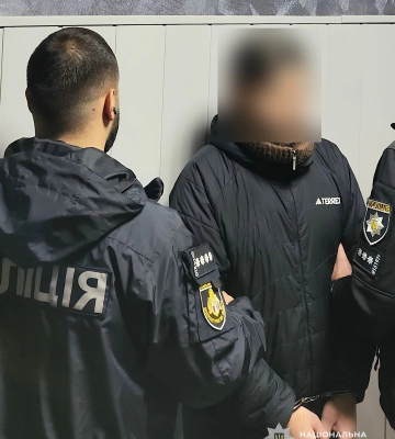 У Дніпрі повідомлено про підозру 35-річному чоловіку, який серйозно травмував людину