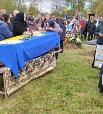 «Собаку не обманеш»: як чотирилапі інспектори допомагають митникам на Волині