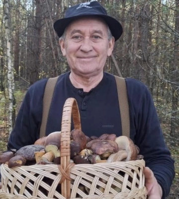 Повний кошик грибів: мешканець Рівненщини поділився «трофеями»