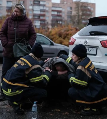 Ворог вдруге за добу атакував Київ: загинули люди, є поранені