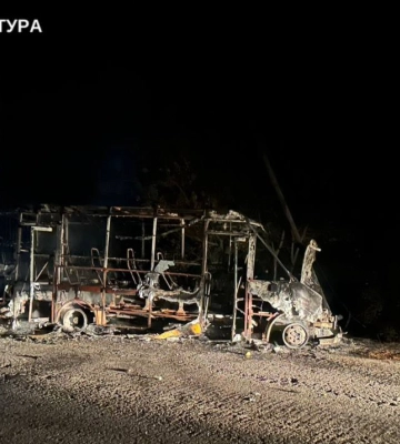 Ворожий дрон знищив маршрутку в Сумському районі: п’ятеро поранених, серед них дитина