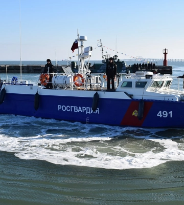 В оккупированном Крыму разведка ударила по десантному катеру россиян и системам РЛС