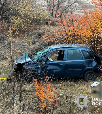 На Полтавщині легковик вилетів з траси у кювет: у ДТП загинув водій та травмовані троє пасажирів