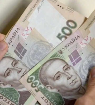 Пенсіонери можуть втратити виплати, якщо не підтвердять особу