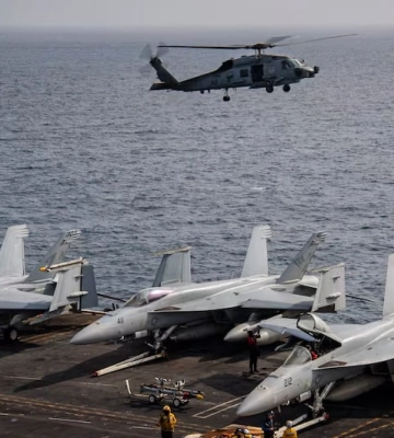 Винищувач та вертоліт ВМС США упали в Південнокитайське море