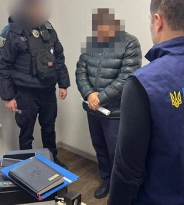 Викрито поліцейського, який вимагав $25 тисяч за "кришування" бізнесу на Київщині. ФОТОрепортаж