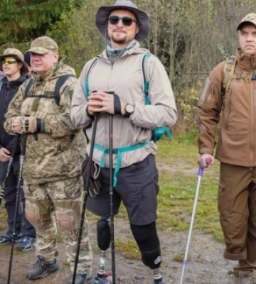 "Терапія мандрами": ветерани з ампутаціями зійшли на Пікуй
