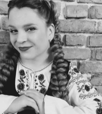На Рівненщині раптово померла молода співачка