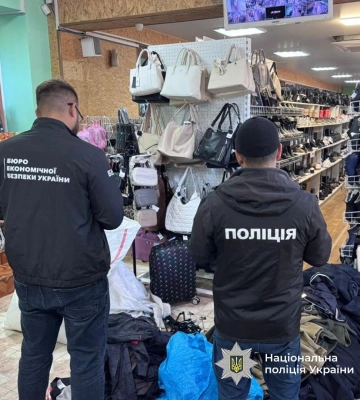 В Одесі продавали підробки брендового одягу: вилучено товару на 33 мільйони гривень
