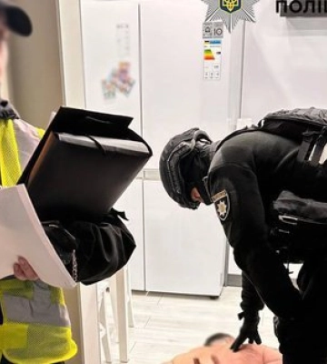 Чоловік напідпитку влаштував стрілянину у Києві та поранив двох перехожих. Стрільця затримали. ФОТО