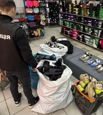 Поліція викрила мережу збуту контрафактного одягу відомих брендів на 33 мільйонів гривень. ФОТОрепортаж