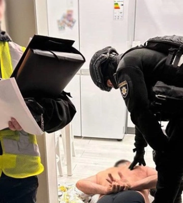 В Киеве мужчина устроил стрельбу по прохожим