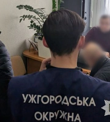 Двоє закарпатців ввозили авто для військових, а продавали цивільним