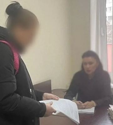 Жестокий инцидент в Киеве:  женщина выбросила собаку с пятого этажа во время ссоры