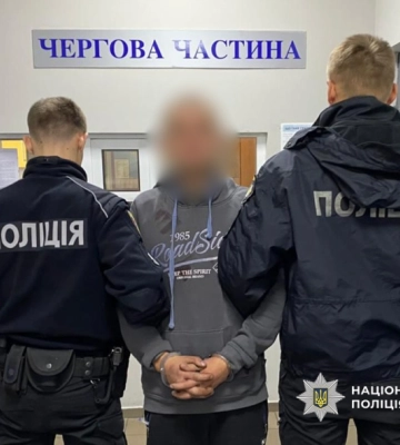 В Одесі чоловіка вдарили в шию ножем