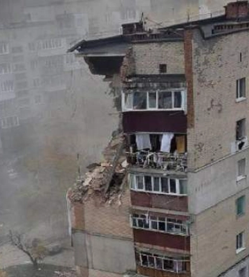У Хмельницькому стався вибух у багатоповерхівці: кілька поверхів знищені вщент