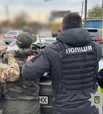 Харьковского военнослужащего подозревают в переправке украинцев через границу
