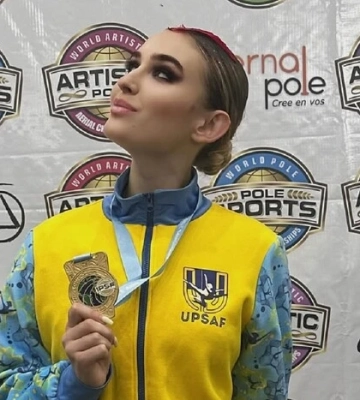 Золото Злати. 18-річна Зайцева стала чемпіонкою світу з повітряної гімнастики