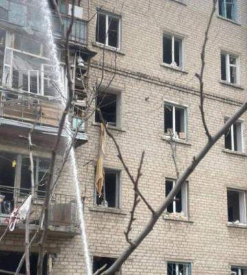 РФ ударила по многоэтажке в Дружковке, ранила трех человек