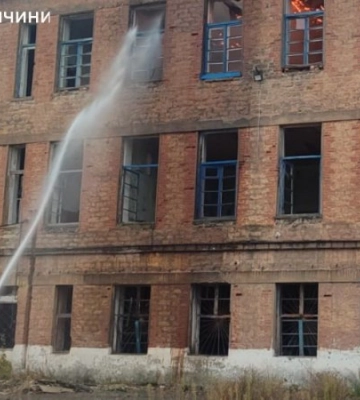 Росіяни вдарили по багатоповерхівці у Дружківці на Донеччині, постраждали двоє людей