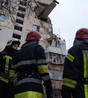 В Хмельницком взрыв разрушил часть многоэтажки, есть пострадавшие