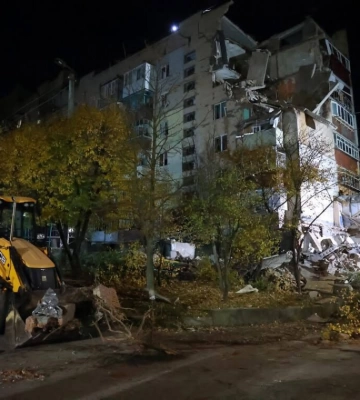 Взрыв в Хмельницком: под завалами многоэтажки может находиться женщина