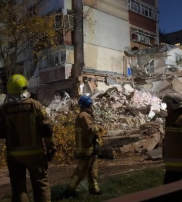 Під завалами будинку у Хмельницькому деблокували загиблу