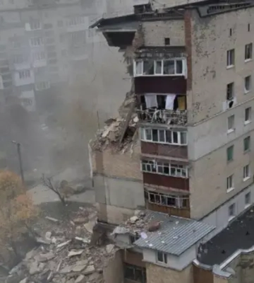 Вибух у багатоповерхівці Хмельницького: під завалами знайдено тіло жінки