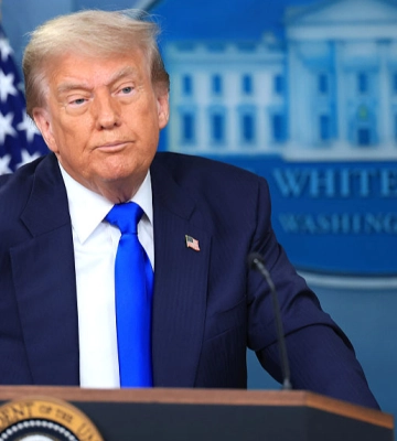 Трамп вчитался в Конституцию США, где написано, что третий раз баллотироваться нельзя