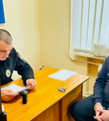 На Одещині поліцейські затримали зловмисника, який поранив людину з травмату та втік