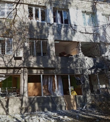 Російська армія атакувала дитячу лікарню в Херсоні, є поранені