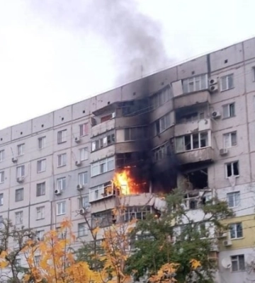 РФ «тільки збільшує нахабність і масштаб ударів» – Зеленський відреагував на удар по лікарні в Херсоні