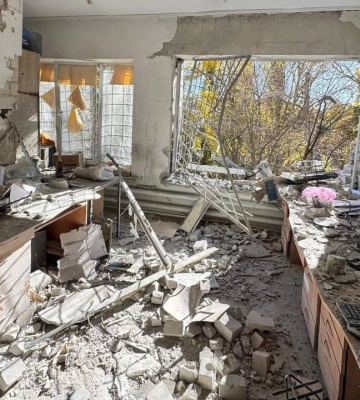 Окупанти обстріляли дитячу лікарню у Херсоні: серед постраждалих діти