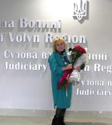 У Луцьку суддю урочисто провели у відставку