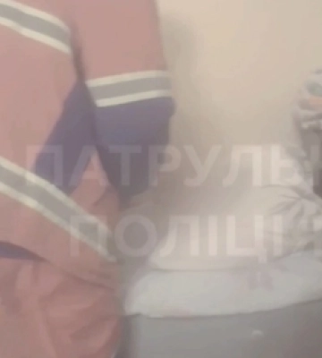 Кричала з квартири декілька годин: у Луцьку врятували літню жінку (відео)