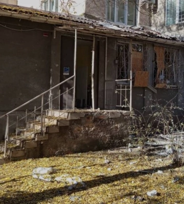 Четверо дітей віком від восьми років постраждали внаслідок обстрілу лікарні у Херсоні — прокуратура
