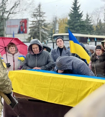 У Рівному попрощалися з 28-річним солдатом Андрієм Макаровим (ВІДЕО)