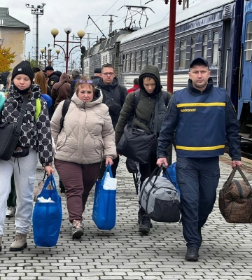 На Волині зустріли евакуаційний потяг з Донеччини
