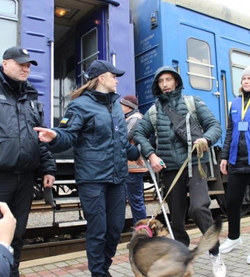 На Волині зустріли евакуаційний потяг з Донеччини