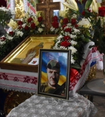 У громаді на Волині провели в останню путь воїна Михайла Мельника 