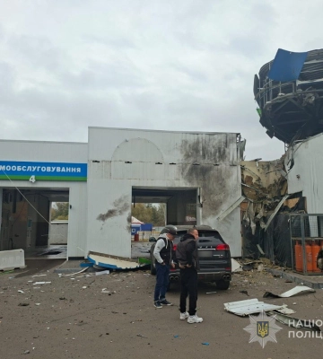 Двоє людей поранено внаслідок влучання у Сумах