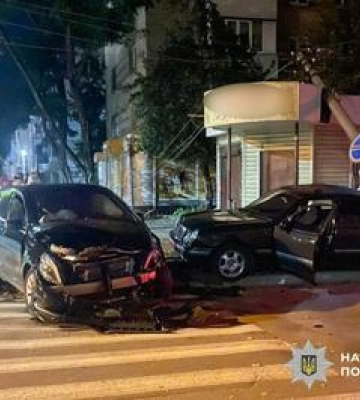 У центрі Кременчука чоловік пограбував неповнолітню дівчину