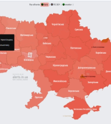 Масована атака РФ: дрони та ракети летять на Захід України, є загроза Закарпаттю