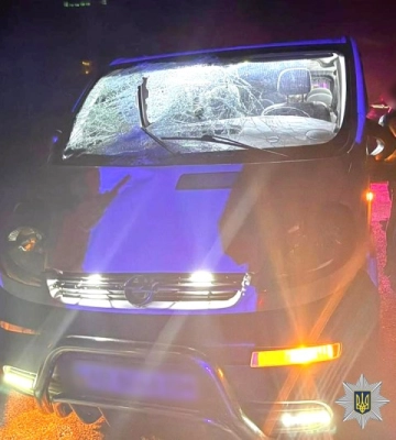 На Вінниччині легковик OPEL на трасі збив людину на смерть - розпочато розслідування