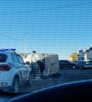 В Одессе возле рынка группа мужчин перевернула и разбила микроавтобус с работниками ТЦК