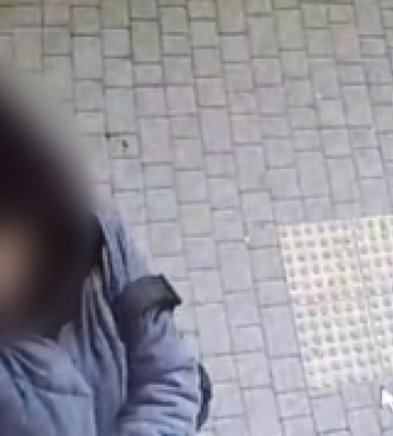 Викинула український прапор у смітник: жительці Одеси повідомили про підозру
