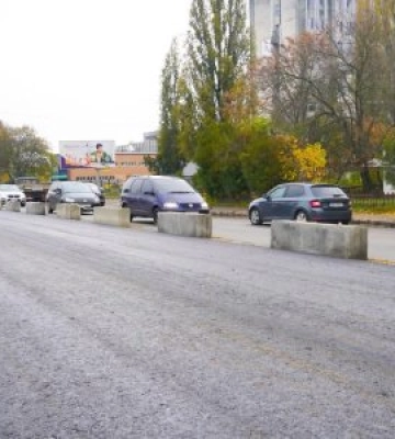 До уваги водіїв! В Ужгороді частково перекриють вулицю Карпатської України через ремонт дороги