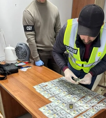 Прикарпатський адвокат заробив на “ухилянті” $7 000, навʼязавши йому свої послуги — правоохоронці (ФОТО)