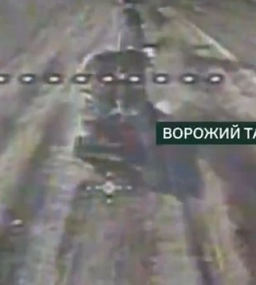 Мінус два російські танки, РСЗВ "Град" та півсотні окупантів: бойова робота операторів БпЛА "Фенікс". ВIДЕО